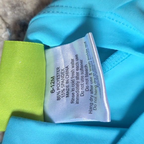 Classic Whimsy Size 6-12 Months Short Sleeve Rashguard Bathing Suit Swim Beach - Picture 3 of 5